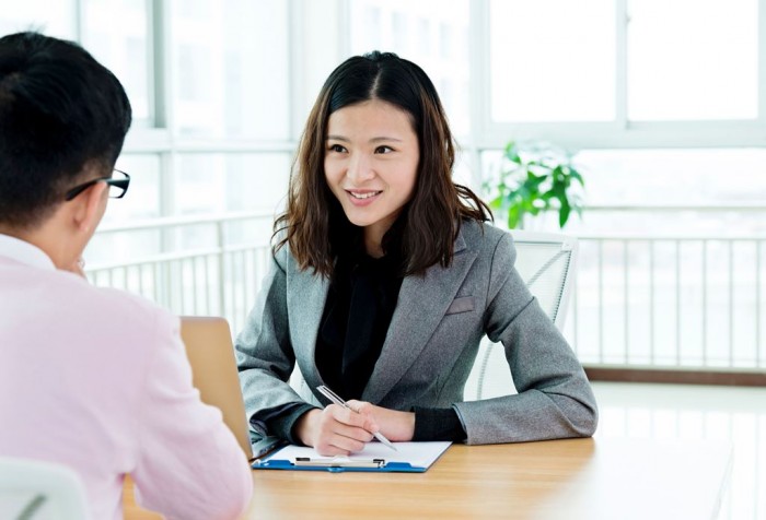 Bí quyết tuyển dụng qua giao tiếp hình thể
