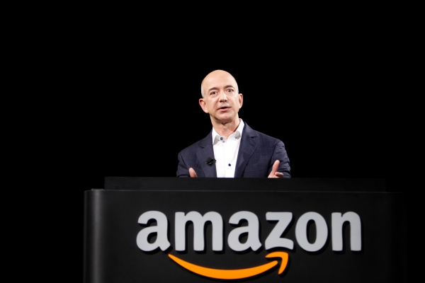 (Tiếng Việt) Một ngày làm sếp kiểu CEO Amazon: luôn khó tính và thích châm chọc nhân viên